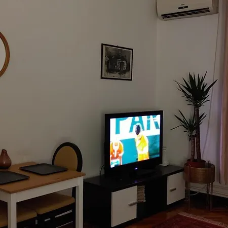 16 Apartment *